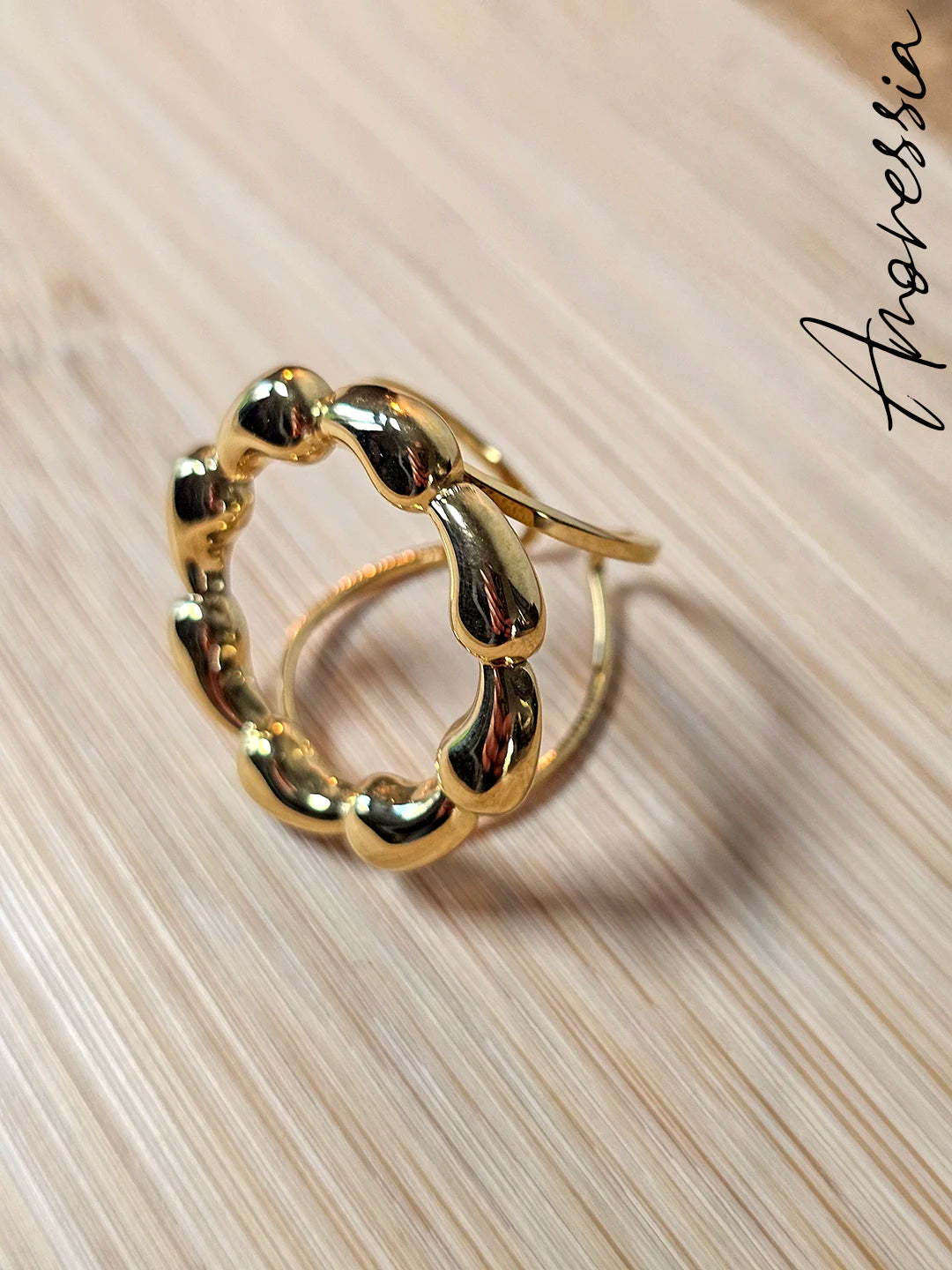 Bague Cercle Doré — Bague Anneau Doré Femme photo portée