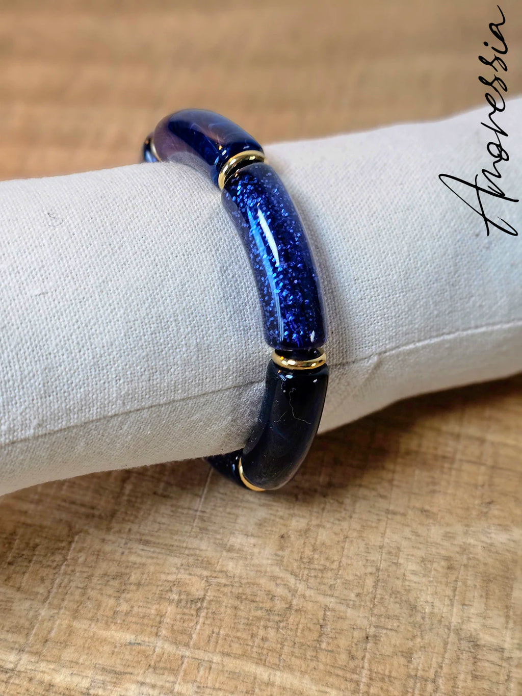 Bracelet Élastique Résine Bleu — Bracelet Résine Bleue Femme photo porté
