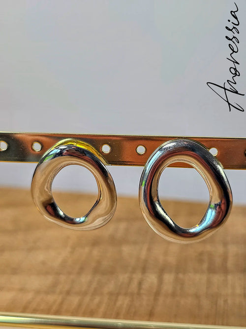 Boucles d'Oreilles Anneau Argenté — Créoles Argentées Femme photo portées
