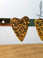 Boucles d'Oreilles Coeur — Boucles Cœur Dorées Femme photo portées