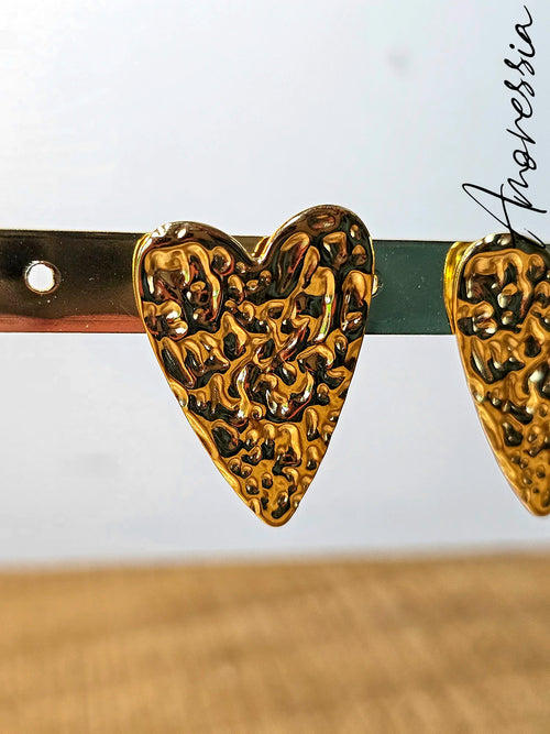 Boucles d'Oreilles Coeur — Boucles Cœur Dorées Femme photo portées