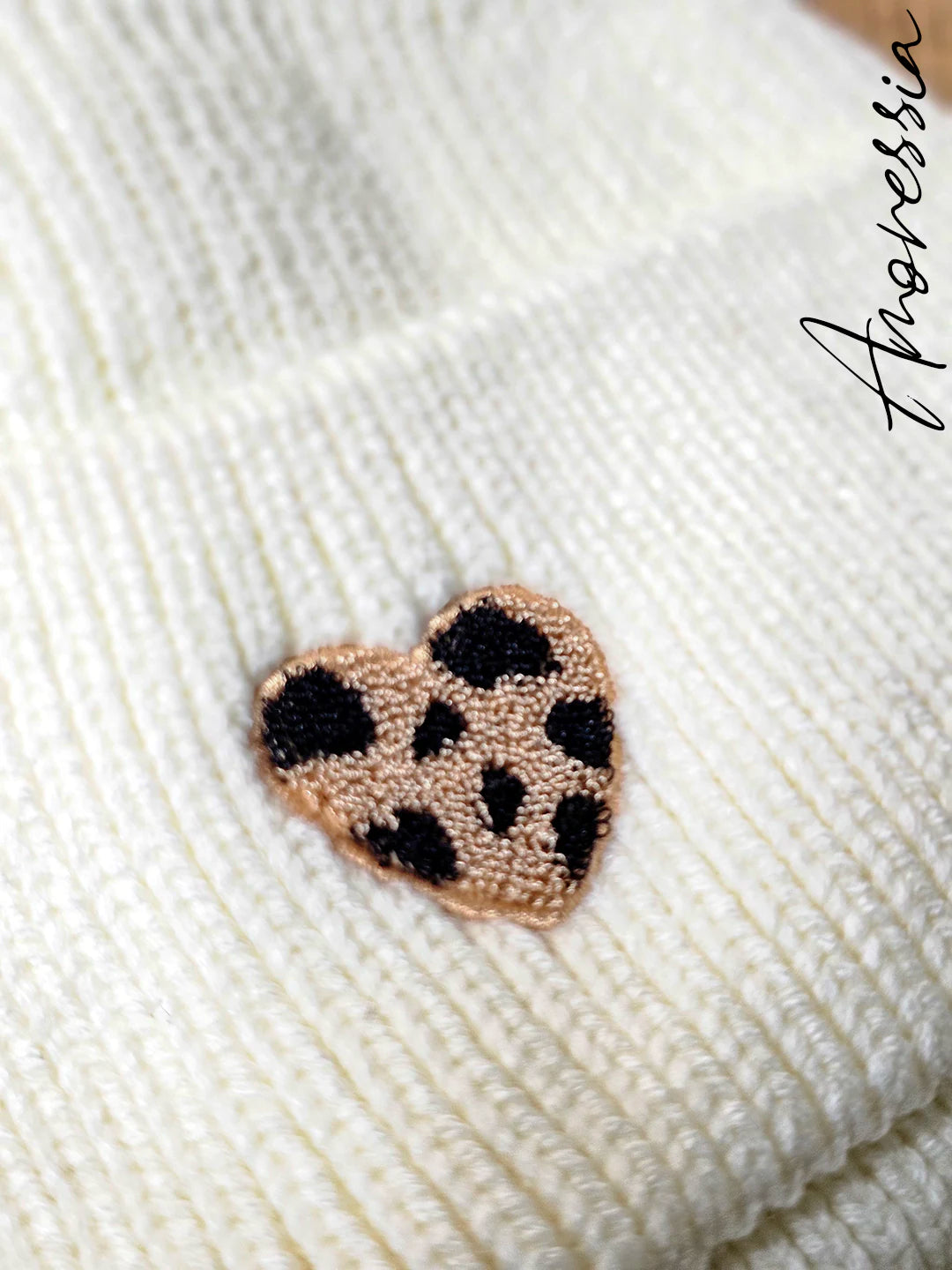 Bonnet Cœur Léopard — Bonnet Léopard Femme porté