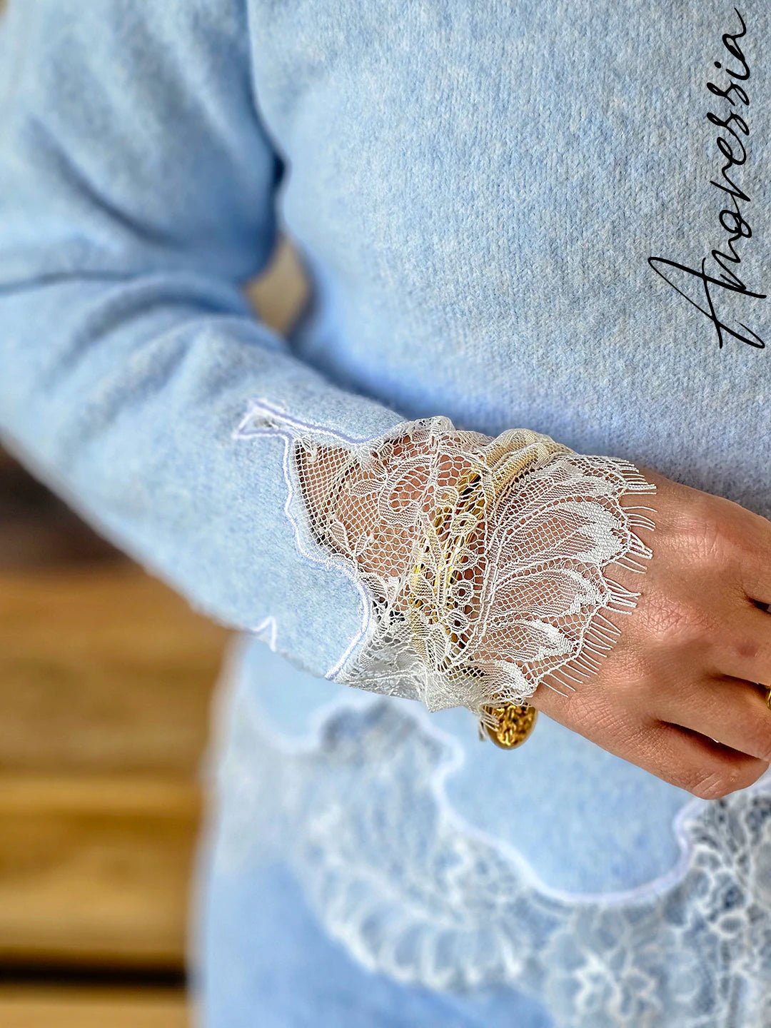 Pull manches longues Lova Bleu — Pull Manches Longues Bleu Femme photo portée